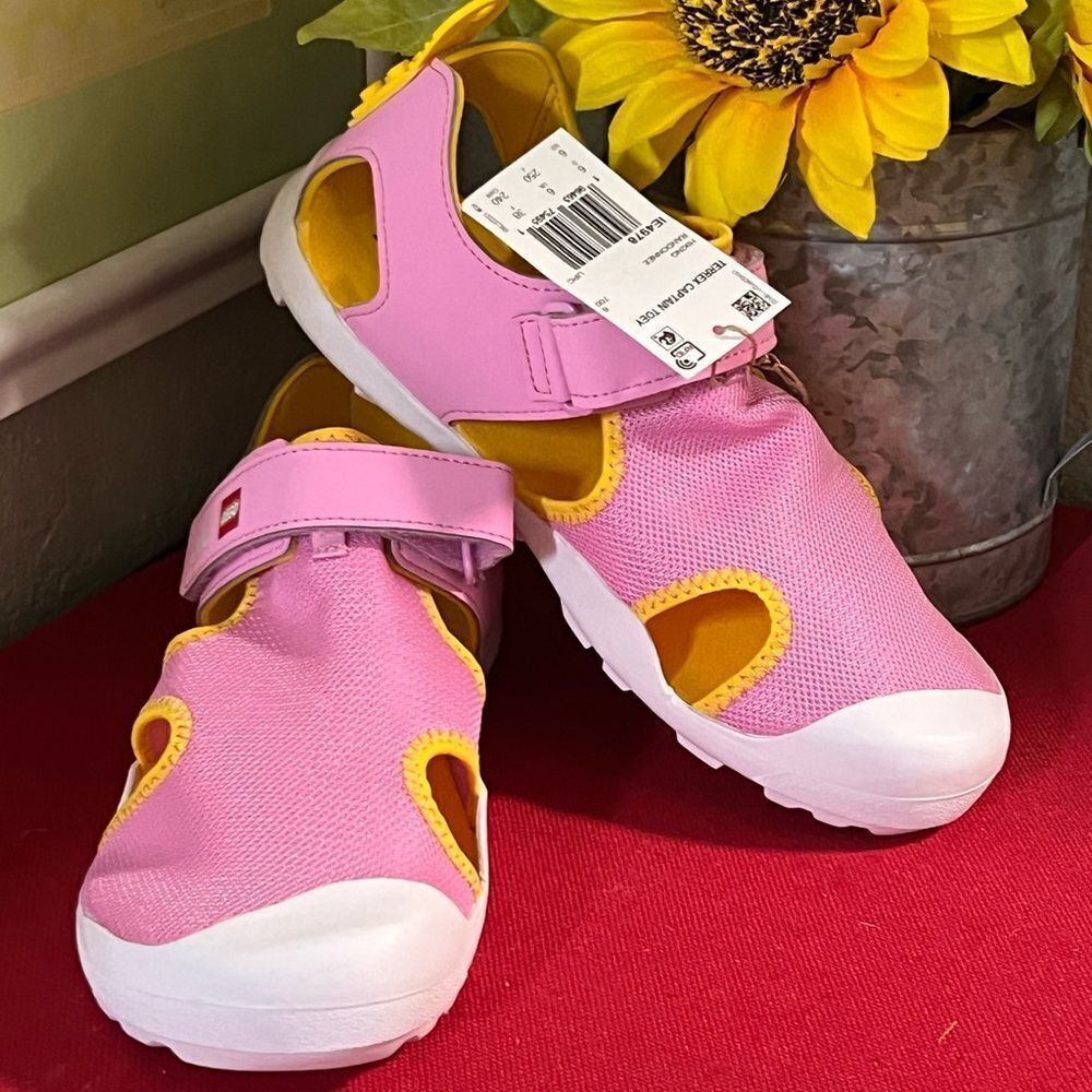 NWT Adidas Terrex Lego Captain Toey Kids’ Pink Sandals, Youth  6 (Women’s sz 8)